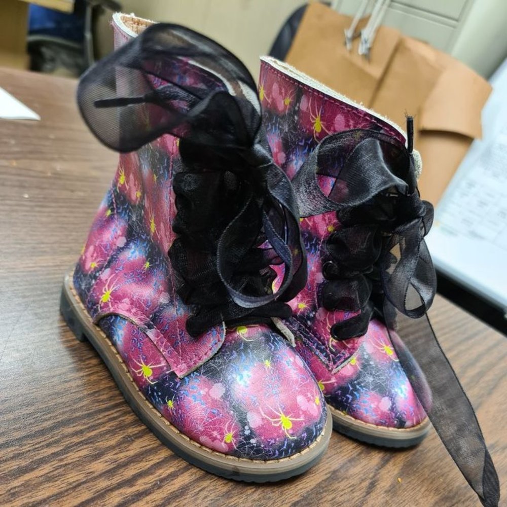 A Bear Co. Halloween Boots size 6